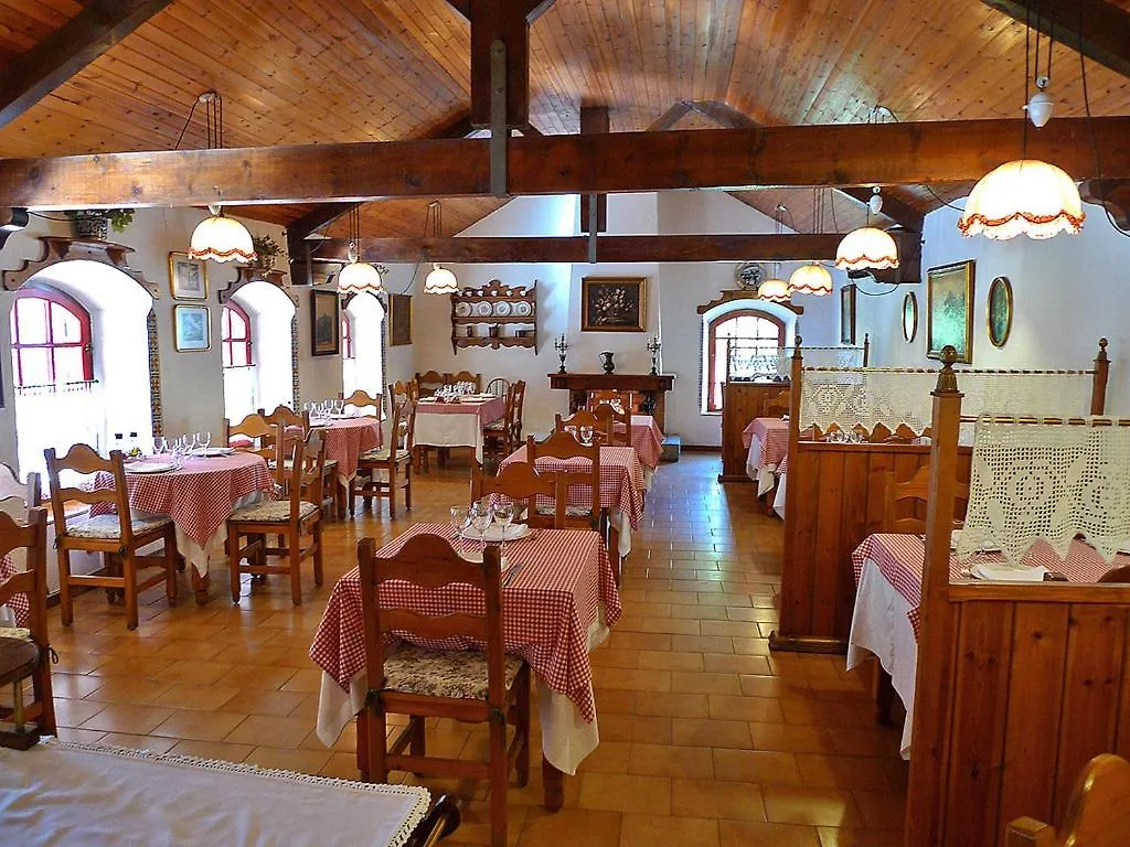 Apartaments La Taverna Dels Noguers El Pont de Bar 0*,  España